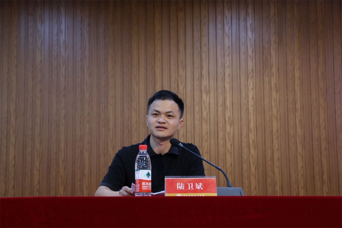 C:\Users\Administrator\Desktop\网页\省委党校法学专家来努努影视
为新生做宪法专题讲座（学院用）\看图王批量图片转换结果\图3.jpg