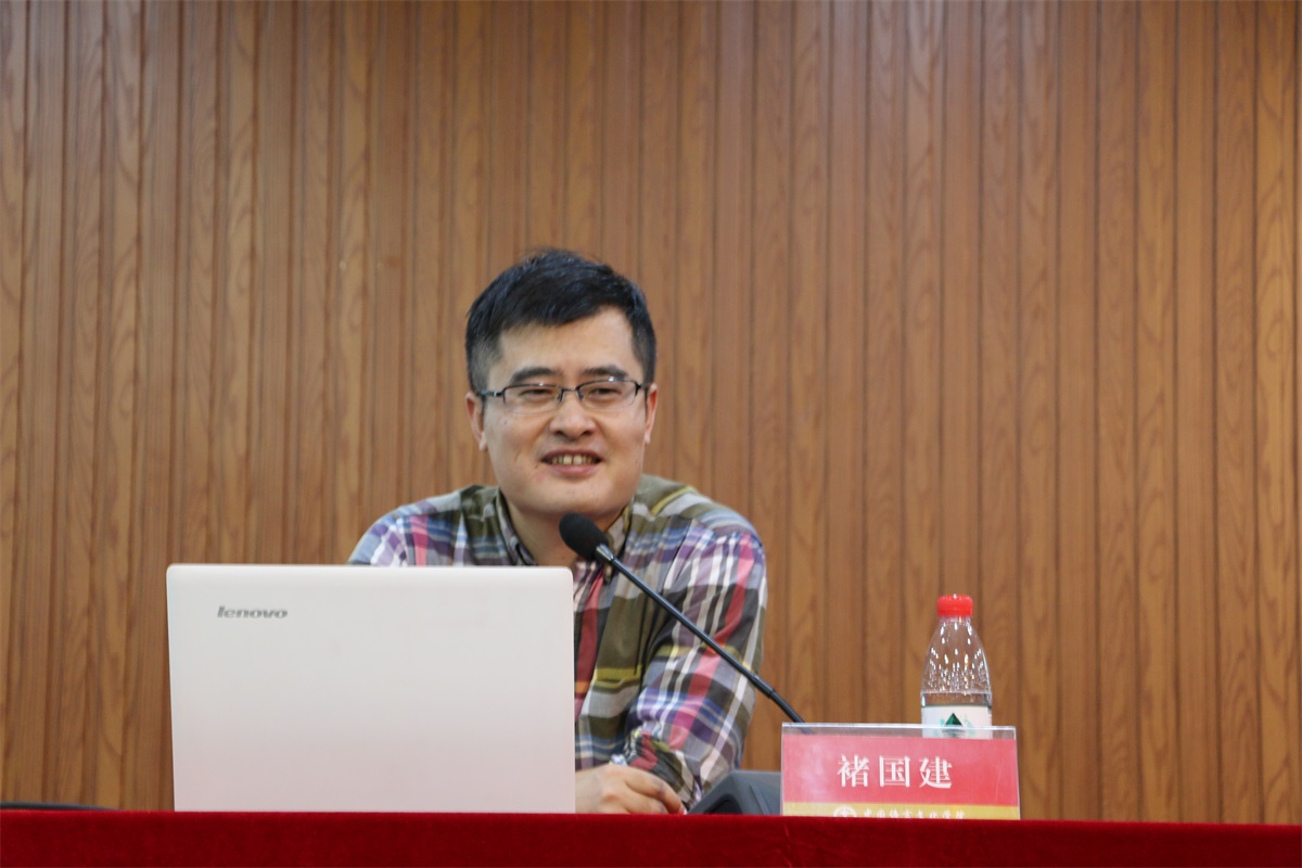 C:\Users\Administrator\Desktop\网页\省委党校法学专家来努努影视
为新生做宪法专题讲座（学院用）\看图王批量图片转换结果\图2.jpg